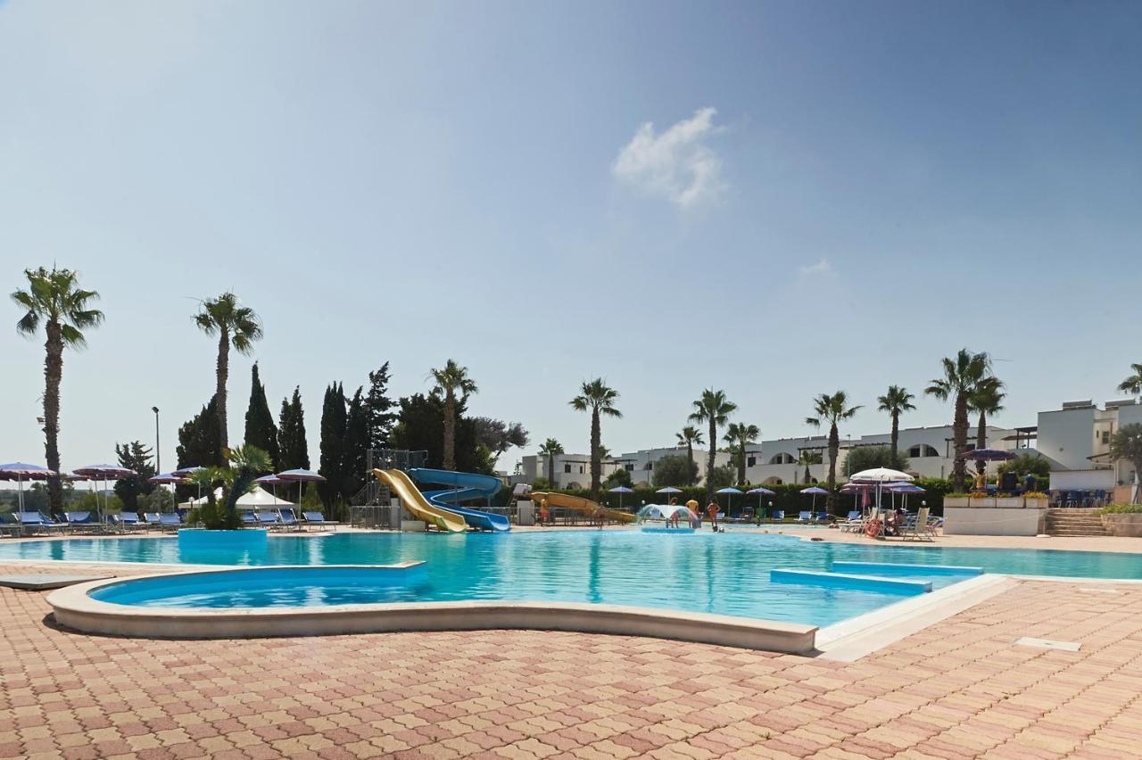 Alba Azzurra - Cdshotels Torre dell'Orso Eksteriør billede