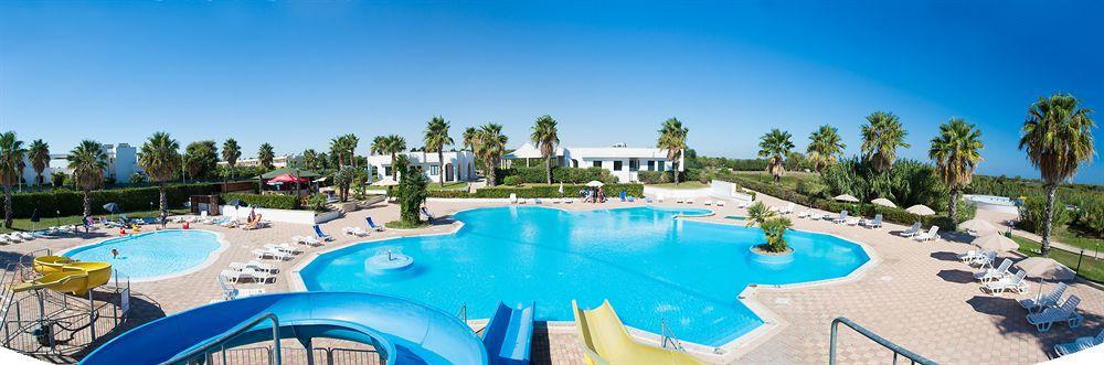 Alba Azzurra - Cdshotels Torre dell'Orso Eksteriør billede