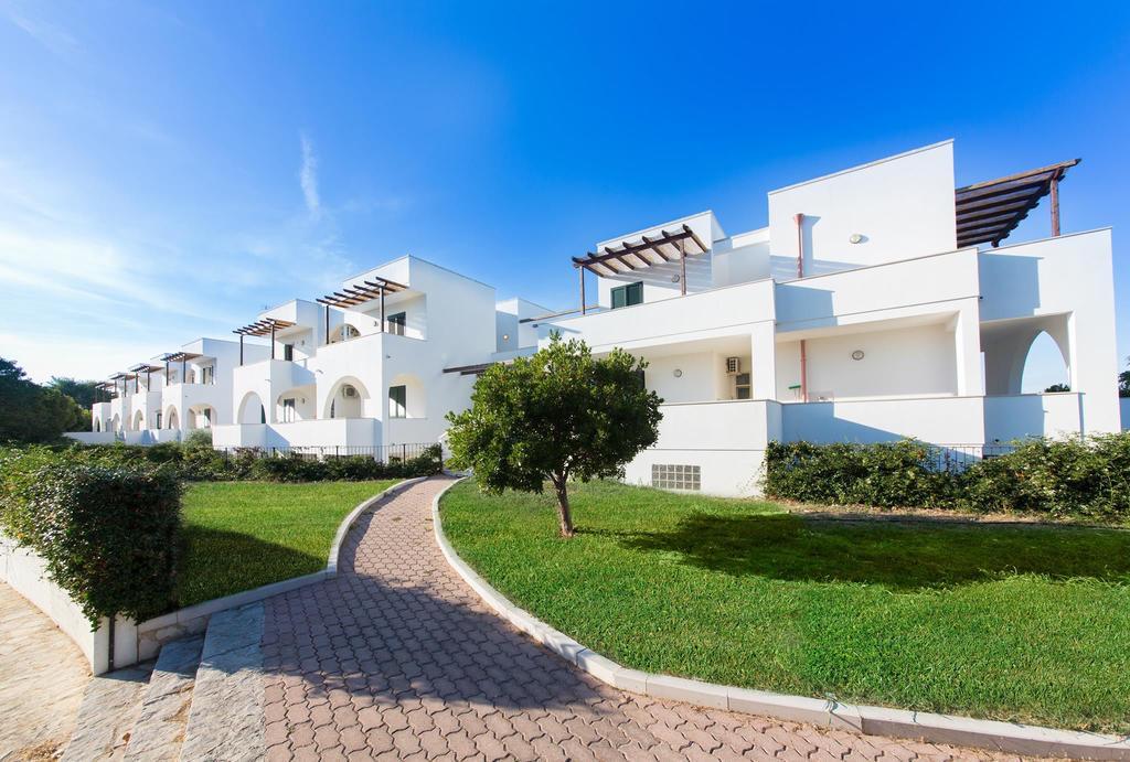 Alba Azzurra - Cdshotels Torre dell'Orso Eksteriør billede