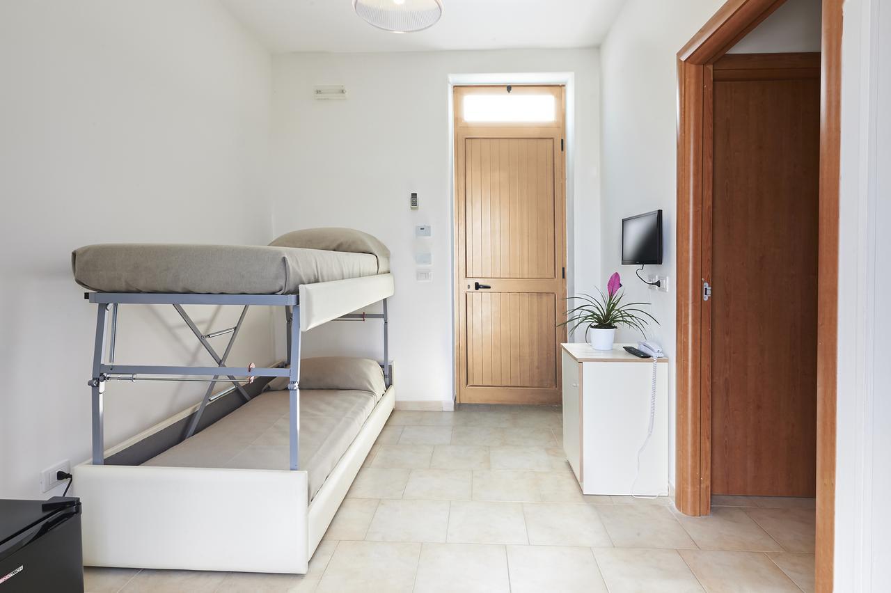 Alba Azzurra - Cdshotels Torre dell'Orso Eksteriør billede